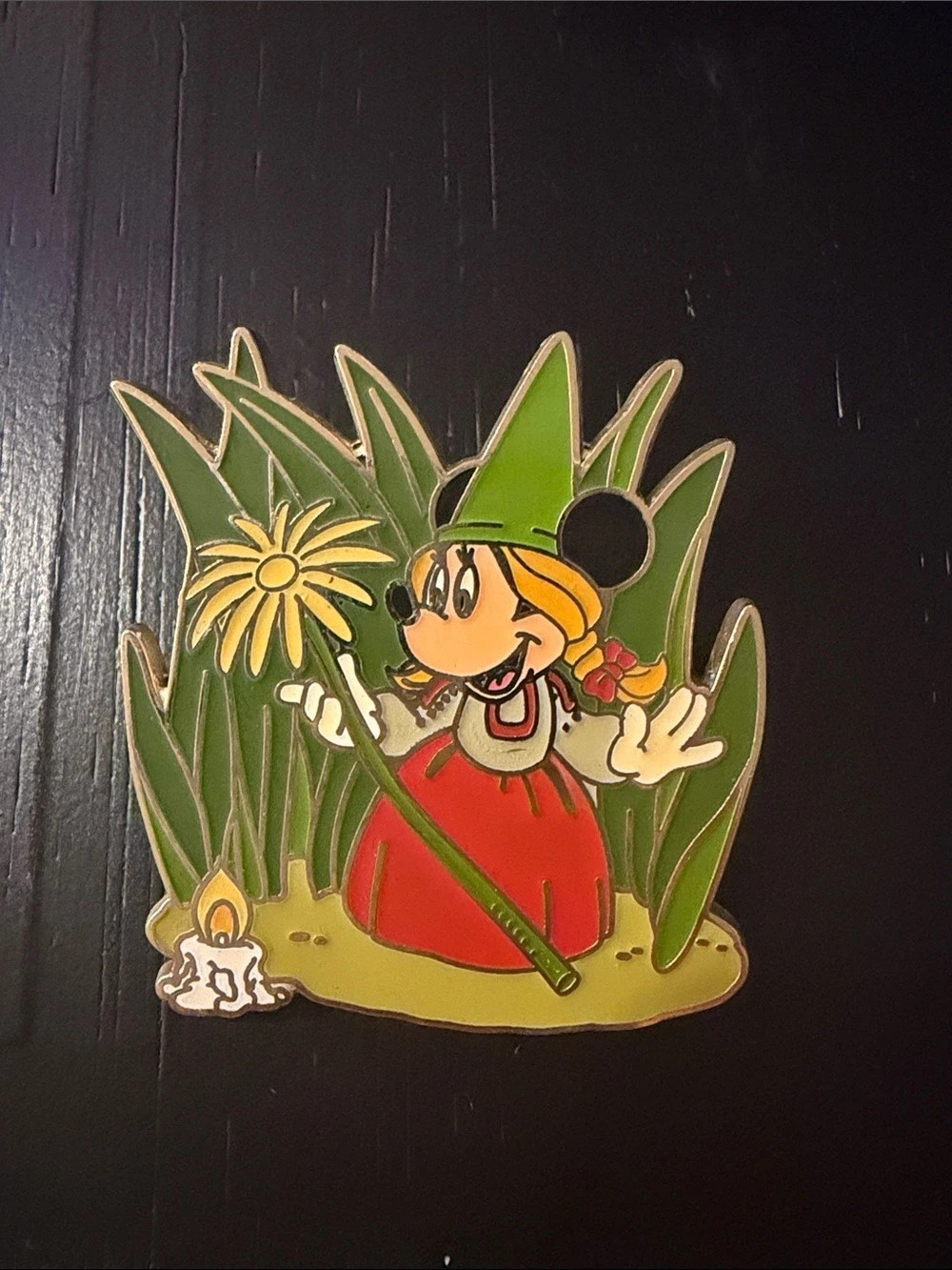 Disney Minnie Mouse Limited Edition 1000 Garden Gnome Spotlight Pin WDW